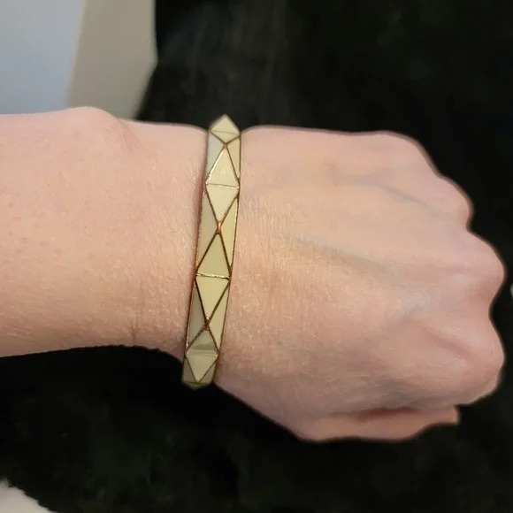 Set of 2 Vintage Enamel Painted Bracelets - Picture 6 of 15